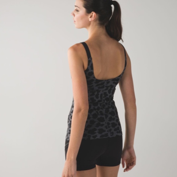 Lululemon Barre None Tank in Cherry Cheetah / Black. Size 4. Pristine Condition - Picture 2 of 6